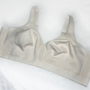 Cacique Cream Seamless Bra Intimates 48D